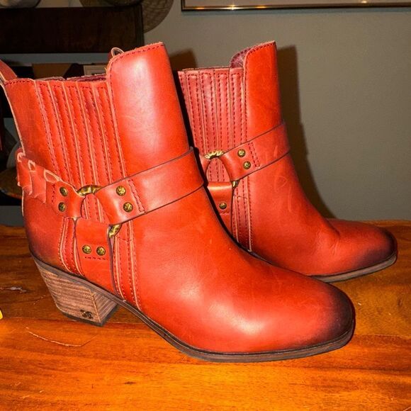 Sam Edelman Dalma Studded Harness Red Leather Chelsea Boots Ankle Booties sz 6.5 - Picture 1 of 7